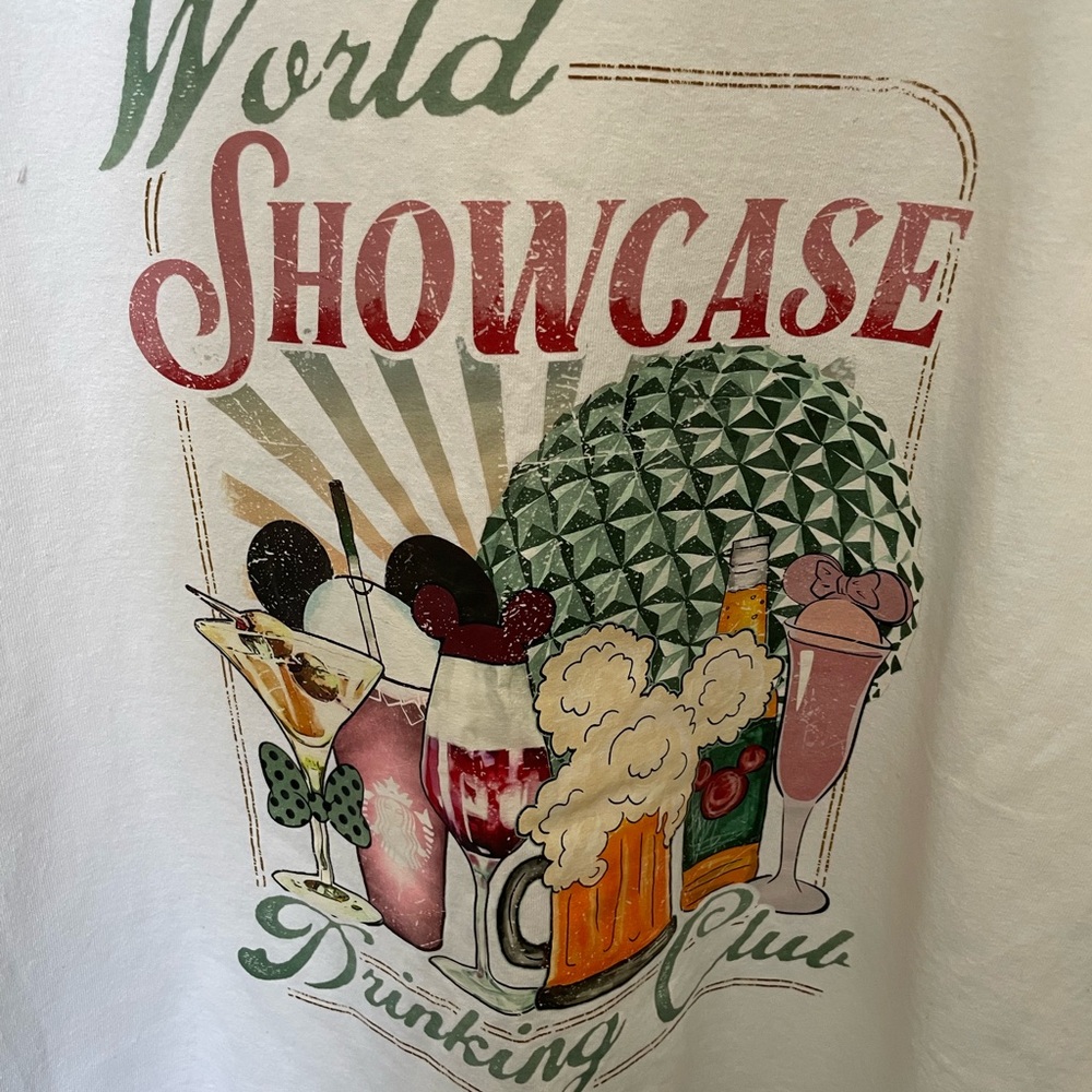 Epcot World Showcase Drinking Club White V-neck t-shirt XL